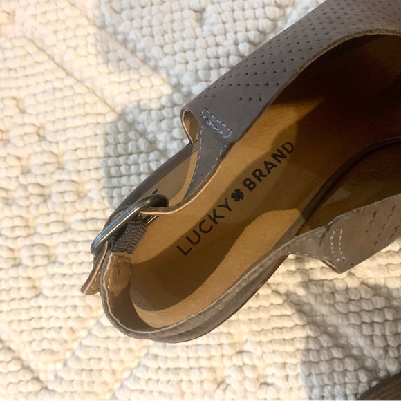 NWOB Lucky Brand Grey Perforated Slingback Stacked Heels - Picture 4 of 11